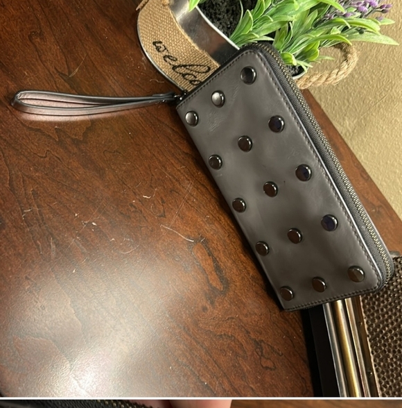 Fossil Studded Wallet - Picture 3 of 14